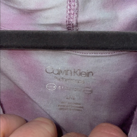 Calvin Klein Performance light weight hooded long sleeve shirt - Picture 5 of 8